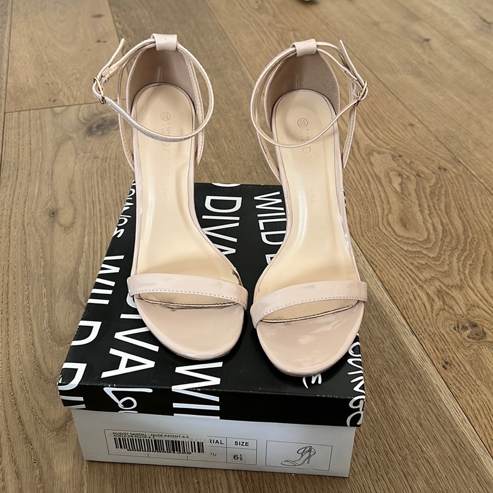 Nude heels size 6 1/2
